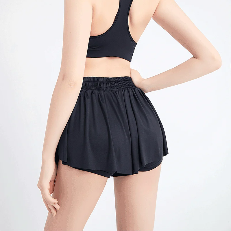 Vielseitige Tennisshorts mit doppellagigem Design-Detail