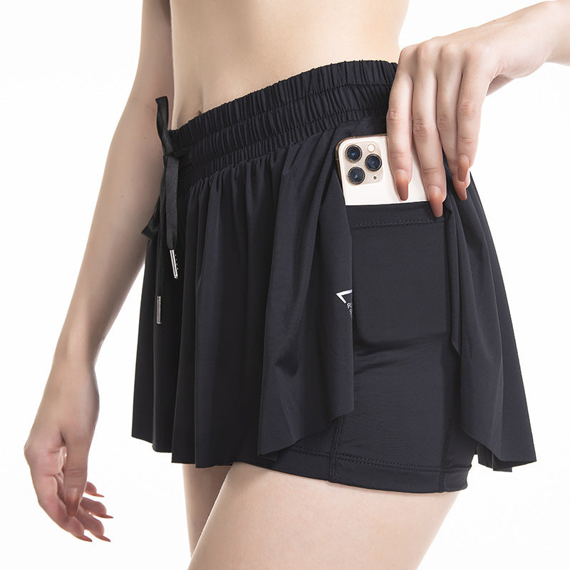Vielseitige Tennisshorts mit doppellagigem Design-Detail