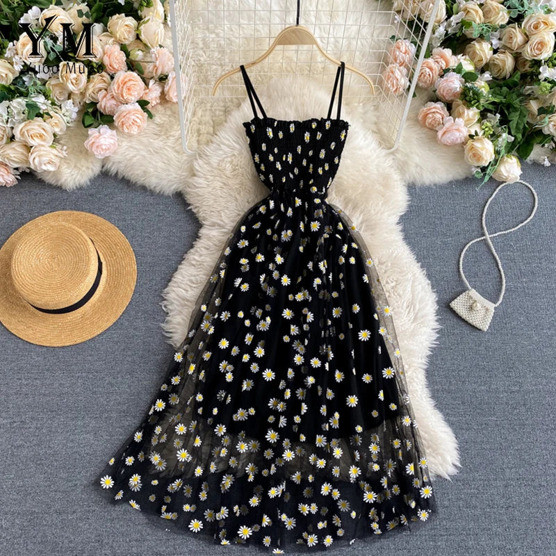 Damen-Sommerkleid mit Blumen- und Gänseblümchenmuster und Spaghettiträgern