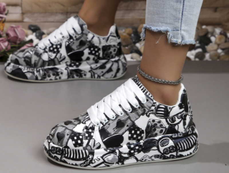 Damen Layered Sneakers mit Graffiti-Druck
