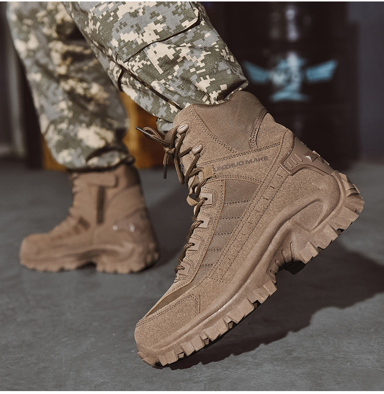 Trendige Winterstiefel im Military-Look